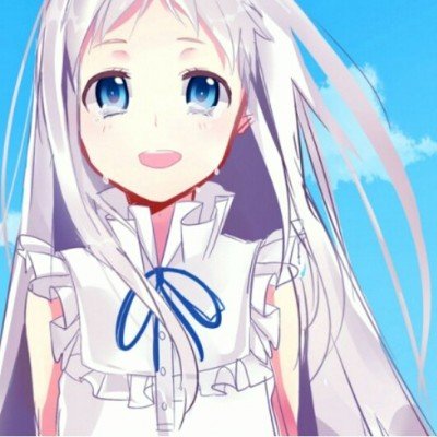 两女子推护理床上的老人赏花